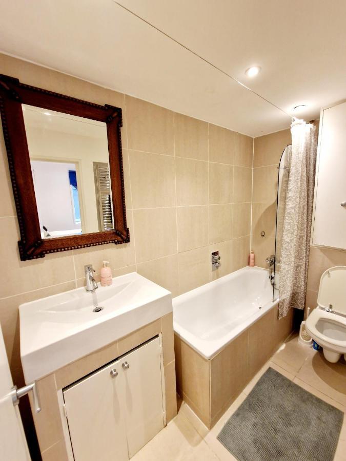 Beautiful Hyde Park Flat By Lancaster Gate Station With Private Back Patio Apartment Londra Exterior foto